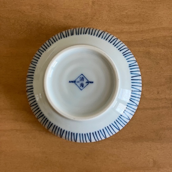 Japanese Porcelain Bowls x 3 - Picture 10 of 13